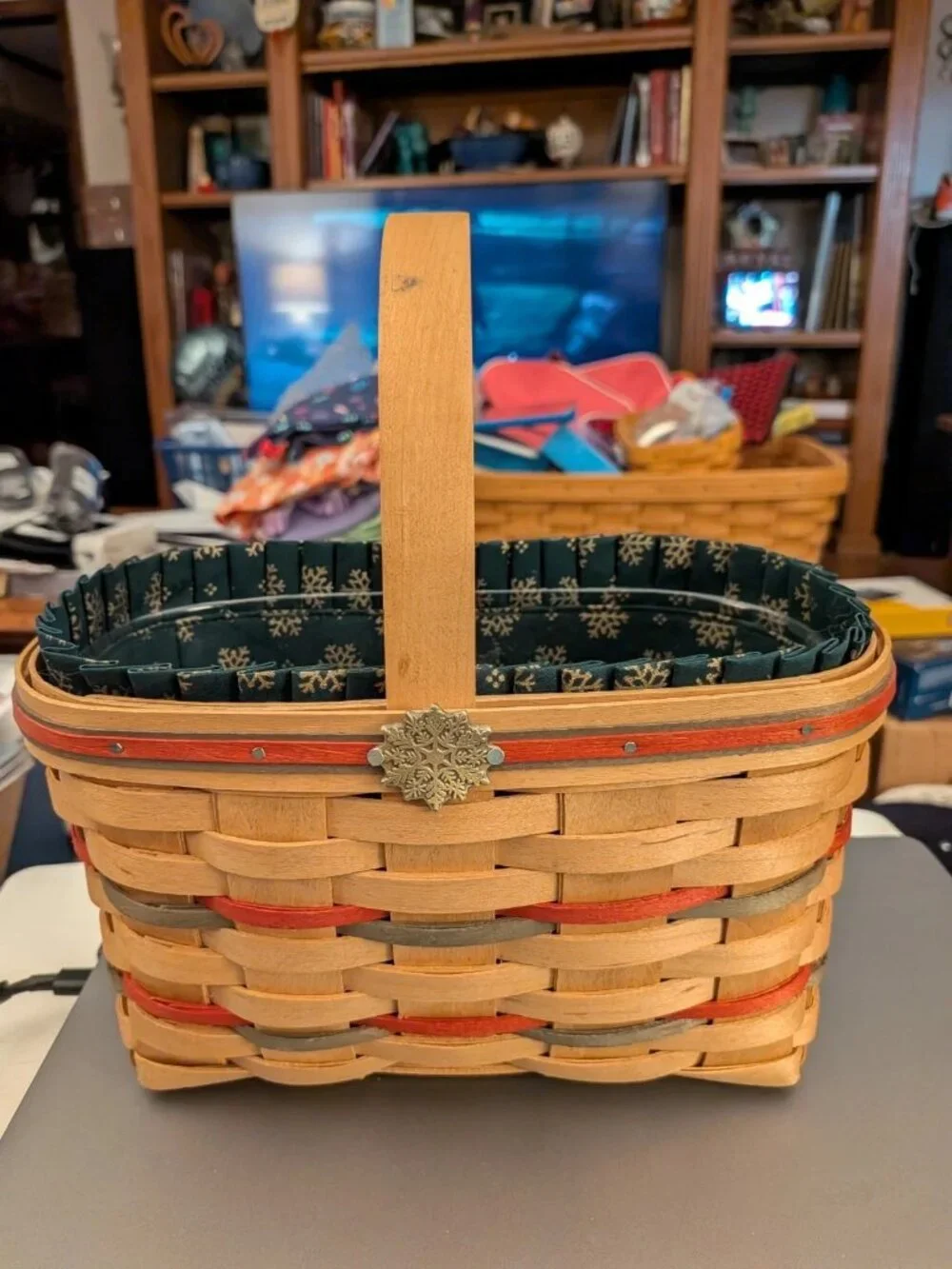 2002 American Basket, Protector, Liner, and Snowflake Medallion